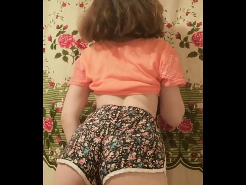❤️ Giovane pupa sexy fa uno striptease riprendendo i suoi pantaloncini alla telecamera ❤️ Pornoal it.kassavrn.ru ☑